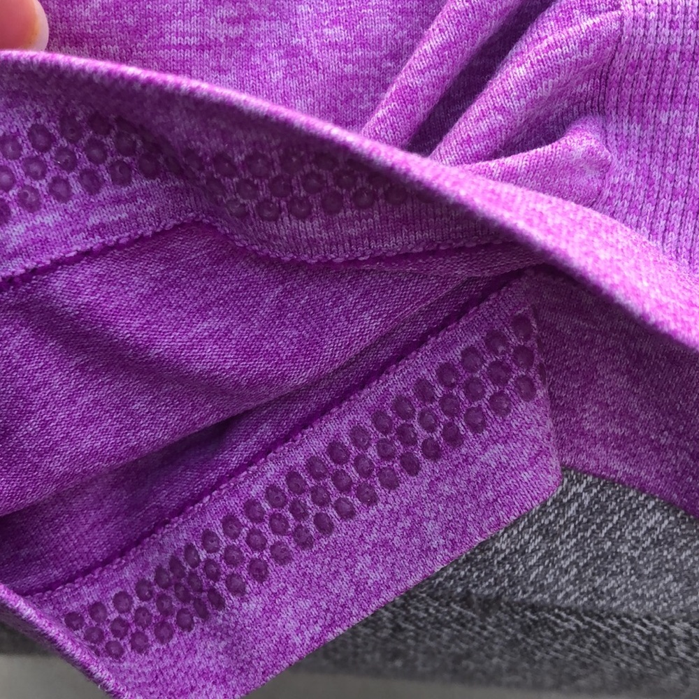 ATHLETA Seamless Fastest Track Racerback Tank w/Hem Grippers - Picture 4 of 6